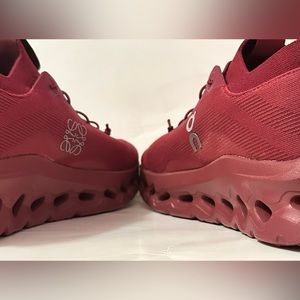 Loewe CloudTilt On Running Never Worn Women Size 7.5 Unbelievable Deal